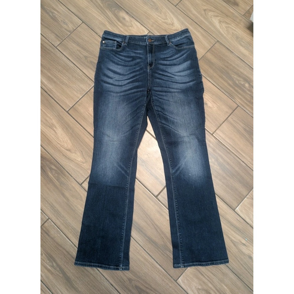 Chico's Platinum Barely Boot Jeans Women's 1.5 Regular Dark Wash Stretch Bootcut
